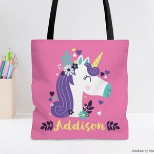 Cadeau personnalisé de sac fourre-tout de licorne avec le nom Rainbow Girls Daycare Bag Kids Unicorn Birthday Gift Girl Unicorn Bag Custom Preschool Tote Bag