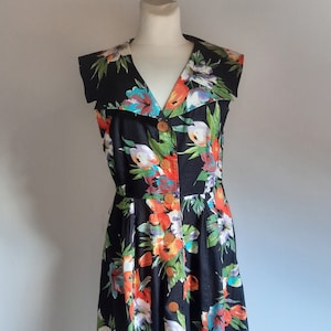 Vintage 1990s black multicolour floral big collar sleeveless dress size 40