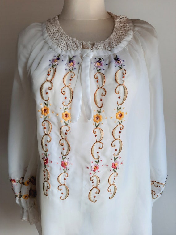 Vintage 1970s handmade white multicolour embroide… - image 3