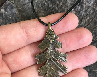 Ranger's Apprentice Oak Leaf Pendant, Bronze Oak Leaf Necklace, Halloween Costume Jewelry, Bookish Jewelry