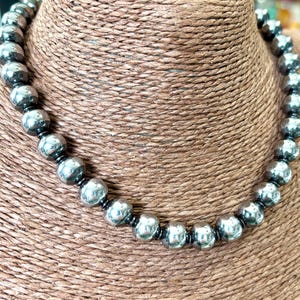 Navajo style 10mm Pearls Necklace 3 lengths available please read full description before purchase imagem 3