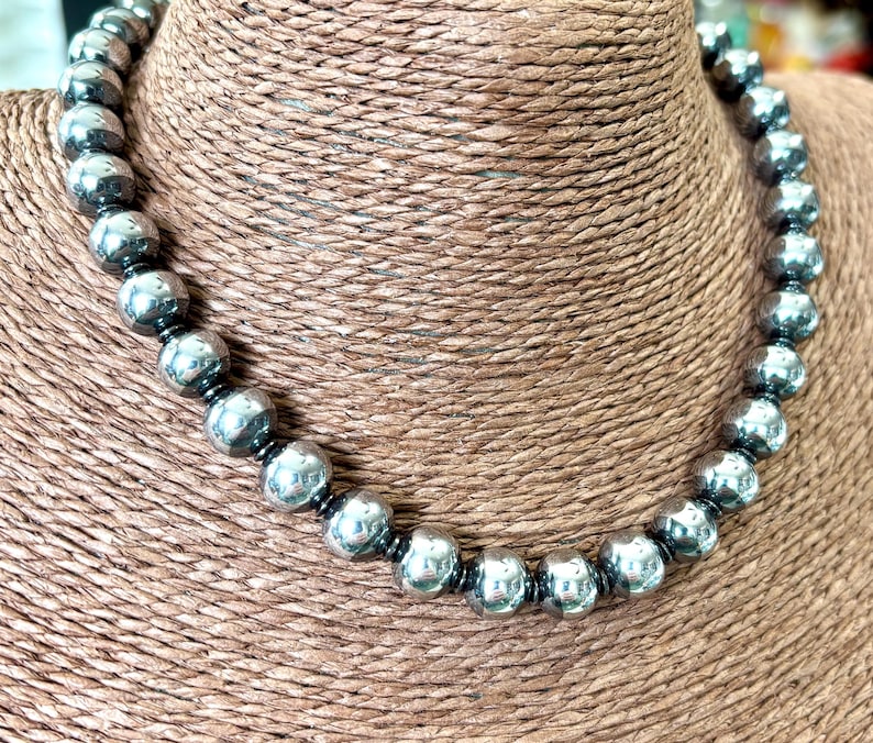 Navajo style 10mm Pearls Necklace 3 lengths available please read full description before purchase imagem 3
