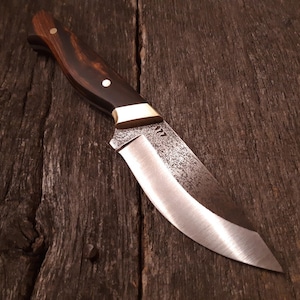 Hand crafted hunting knife