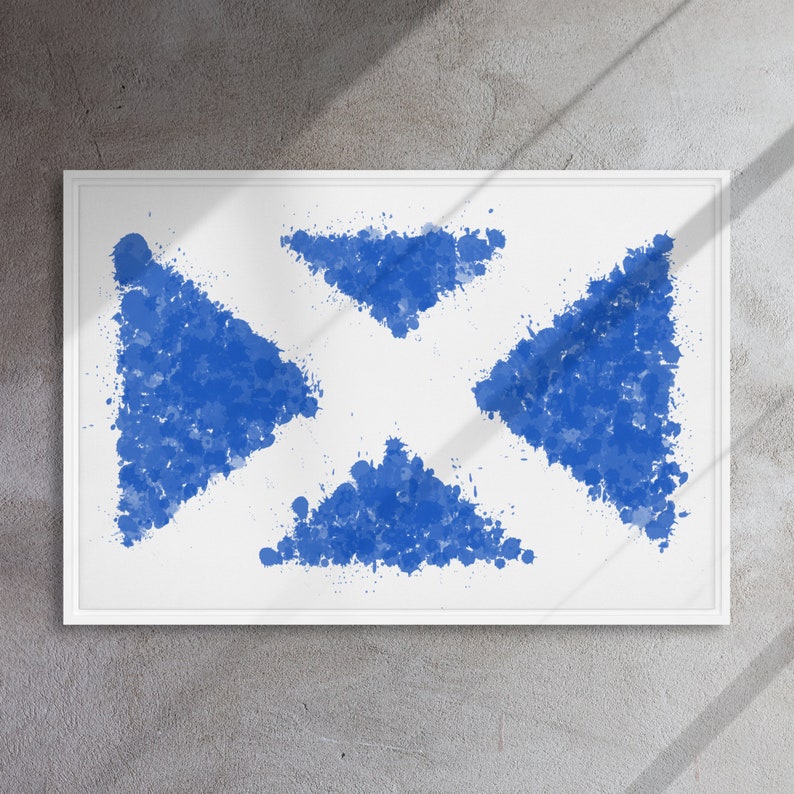 K&ouml;nnte beinhalten: Ein wei&szlig; gerahmter Druck mit einem blauen abstrakten Design. Das Design besteht aus vier Dreiecken mit einem Spr&uuml;heffekt.