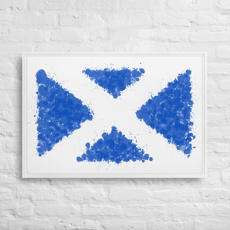 K&ouml;nnte beinhalten: Ein gerahmter abstrakter Kunstdruck mit einem blauen Aquarelldesign aus vier Dreiecken, die in Form eines Kreuzes angeordnet sind.