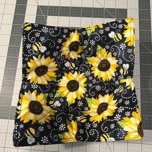 Soup / Bowl Cozy standard size- microwaveable - Sunflower print - FREE SHIPPING