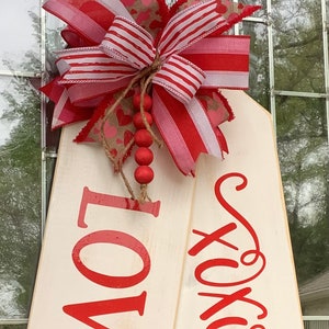 LOVE XOXO , Large Wooden Door Tag, Door Hanger, Farmhouse, Valentines Wreath , Valentines Decor, Valentines Day Door Tags