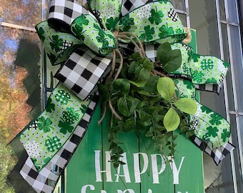 Happy St Patrick’s Day, Large Wooden Door Sign, Door Hanger, Farmhouse, St Patrick’s Decor, St Patrick’s Day Wood Sign, St Patrick’s Wreath,