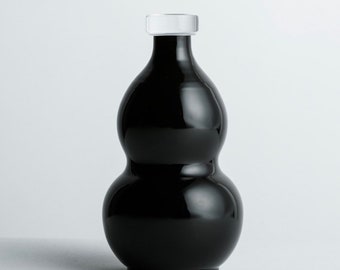 Gloss black neogourd