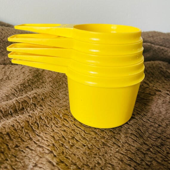 Tupperware, Yellow Stacking, Measuring Cups, 3/4, 2/3, 1/2, 1/3