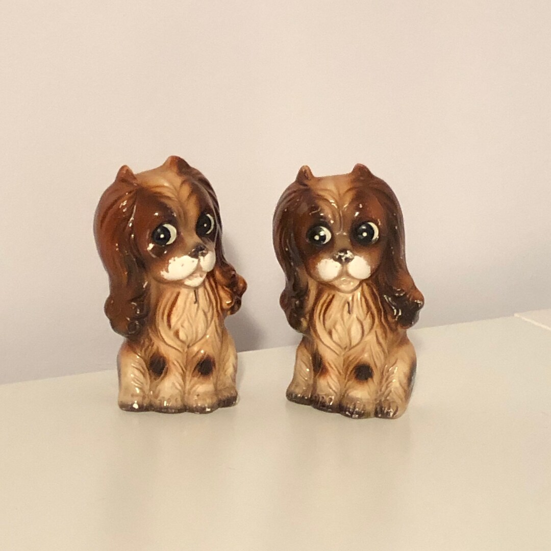 Cocker Spaniel Ceramic Dog, Pair, Figurine, Hooks on Chest to Attach