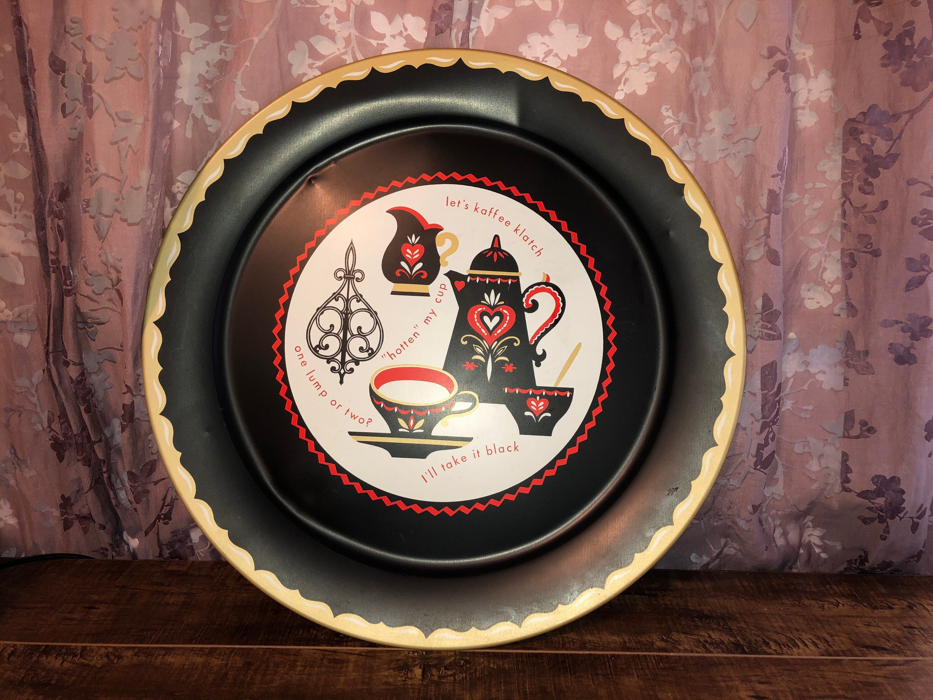 Kaffee Klatch, Coffee Gossip, 19 round wall hanging, Serving tray