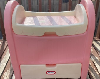 LITTLE TIKES change table with divided drawer, crib, bassinet, cradle, pink and white,   blow mold, plastic, pretend play, 1990s, Vintage
