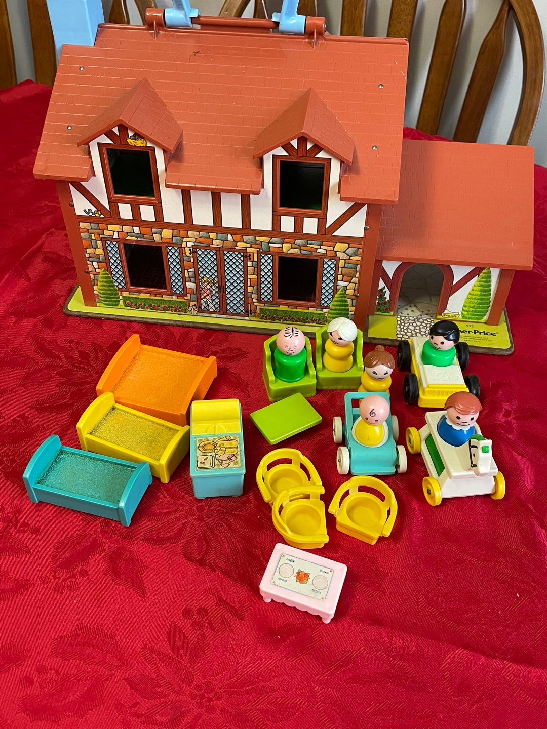 Fisher Price Home, House, Family, Grandparent, Parent, Mom, Dad, Baby