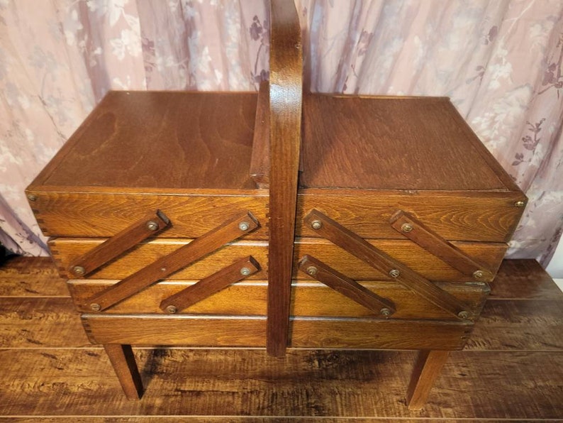 Accordion Concertina Sewing Box, Cedar Wood, Large, Deep Bottom Drawer