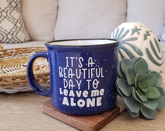 Taza de café con fogata moteada - Déjame en paz - Regalos por menos de 20