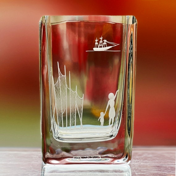 Skruf Farewell Engraved 5" Swedish Vase, Mother and Child Wave Goodbye to a Ship, Edenfalk 1950s Design