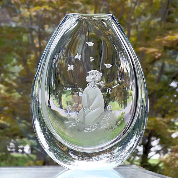 Strömbergshyttan Ice Blue Glass Vase with Engraved Girl Thumbelina, Handmade in Sweden