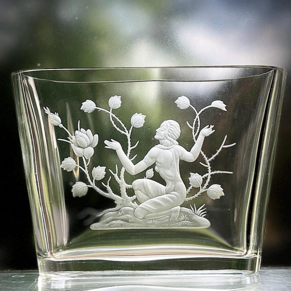 Värends Konstglas Weidlich Woman in a Rose Patch Engraved Swedish Crystal Vase