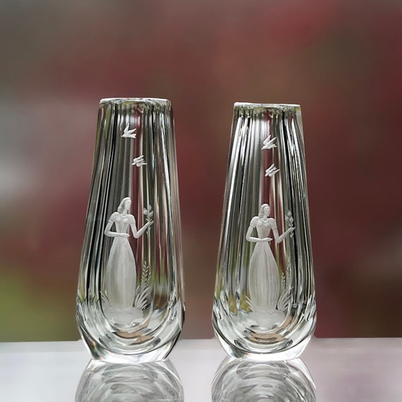 Orrefors Palmqvist Pair of Petite Bud Vases with Engraved Women 1940s