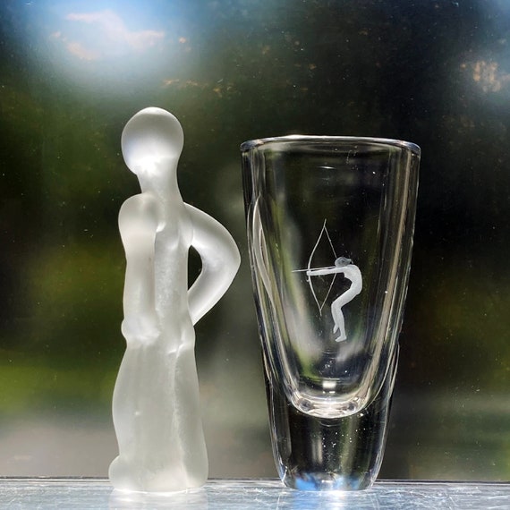 Skruf Edenfalk Nude Female Archer Engraved Swedish Crystal Vase, 1950s (figure nfs)