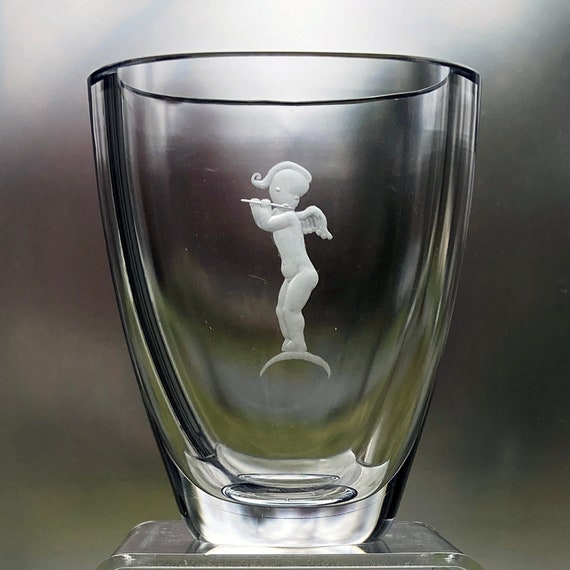 Målerås Walwing, Nude Cherub Playing a Flute, Engraved and Signed Swedish Crystal Vase 1940s, Perfect Gift