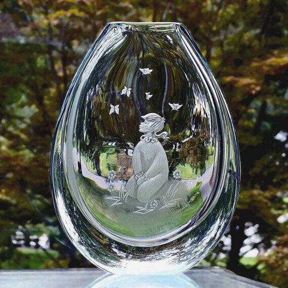 Strömbergshyttan Thumbelina Vase Ice Blue Glass with Engraved Girl Handmade in Sweden