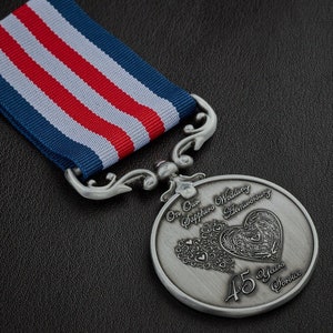 Nuestra medalla del 45º aniversario de bodas con zafiro: servicio prolongado/distinguido, valentía en el campo. Regalo/Presente Marido/Esposa 45 Años. Plata