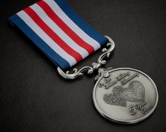 Onze 5e (houten) huwelijksjubileummedaille - Lange/voorname dienst en moed in het veld. Geschenk/cadeau man/vrouw 5 jaar. Zilver