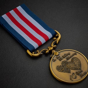 Notre 10e (étain) médaille d'anniversaire de mariage - services distingués et bravoure sur le terrain. Cadeau/cadeau mari/femme 10 ans. Or