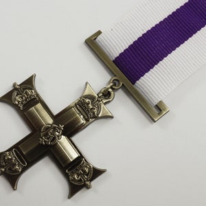 Magnífica réplica de tamaño completo de la Cruz de Jorge V de la Primera Guerra Mundial para medalla de galantería con cinta