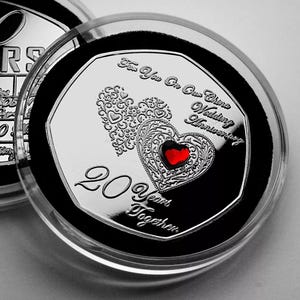 Para ti EN NUESTRO 20.º aniversario de bodas en China, conmemorativo de plata, gema, cápsula, regalo, presente o ficha para esposo, esposa o pareja por sus 20 años juntos