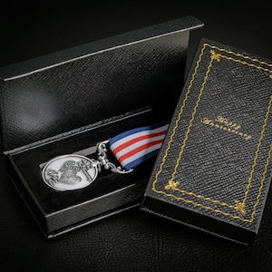 Our 10th TIN ANNIVERSARY Long Service/Bravery Medal. Silver. Gift Boxed. Gift/Present. Partner/Boyfriend/Girlfriend