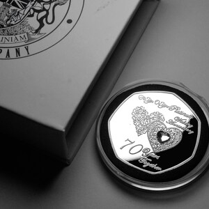En Tu 70° ANIVERSARIO DE BODAS DE PLATINO Conmemorativo con Diamante. Caja de regalo. Regalo/Presente Abuelos/Padres/Amigos. 70 años