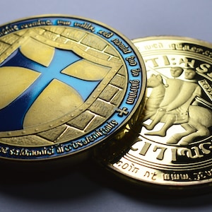 Large Masonic Knights Templar 24ct Gold Coin with Blue Enamel. Freemasonry/Masons/Freemasons Lodge/Order Capsule