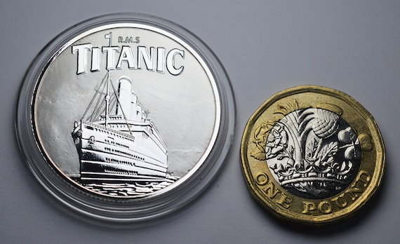 RMS TITANIC .999 Silver Commemorative in Capsule and Gift Box