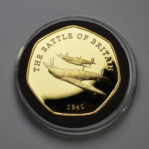 Conmemorativo de la Batalla de Gran Bretaña y Supermarine Spitfire de oro de 24 quilates en cápsula. Segunda Guerra Mundial 1940 Segunda Guerra Mundial