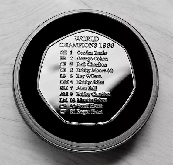 1966 年イングランド サッカー ワールド カップ シルバー記念カプセル