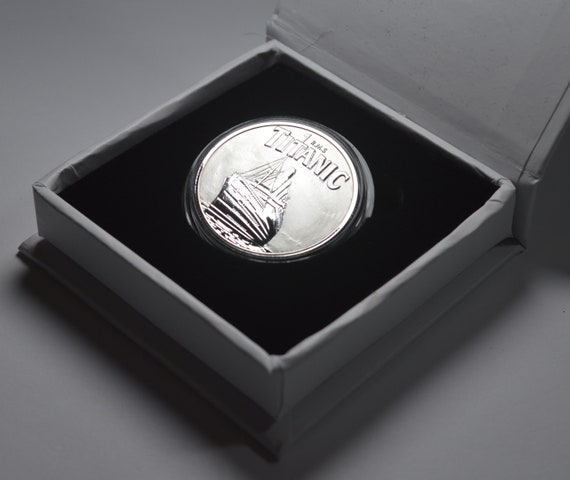RMS TITANIC .999 Silver Commemorative in Capsule and Gift Box