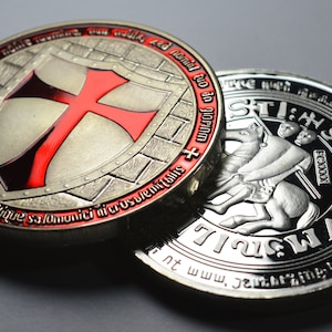 Large Masonic Knights Templar .999 Silver Coin with Red Enamel. Freemasonry/Masons/Freemasons Lodge/Order Capsule