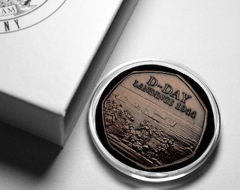 D-DAY LANDINGS 1944 Antique Bronze Commemorative Coin in Gift Box. WW2 Operation Overlord, Battle of Normandy, Omaha, Allied Invasions