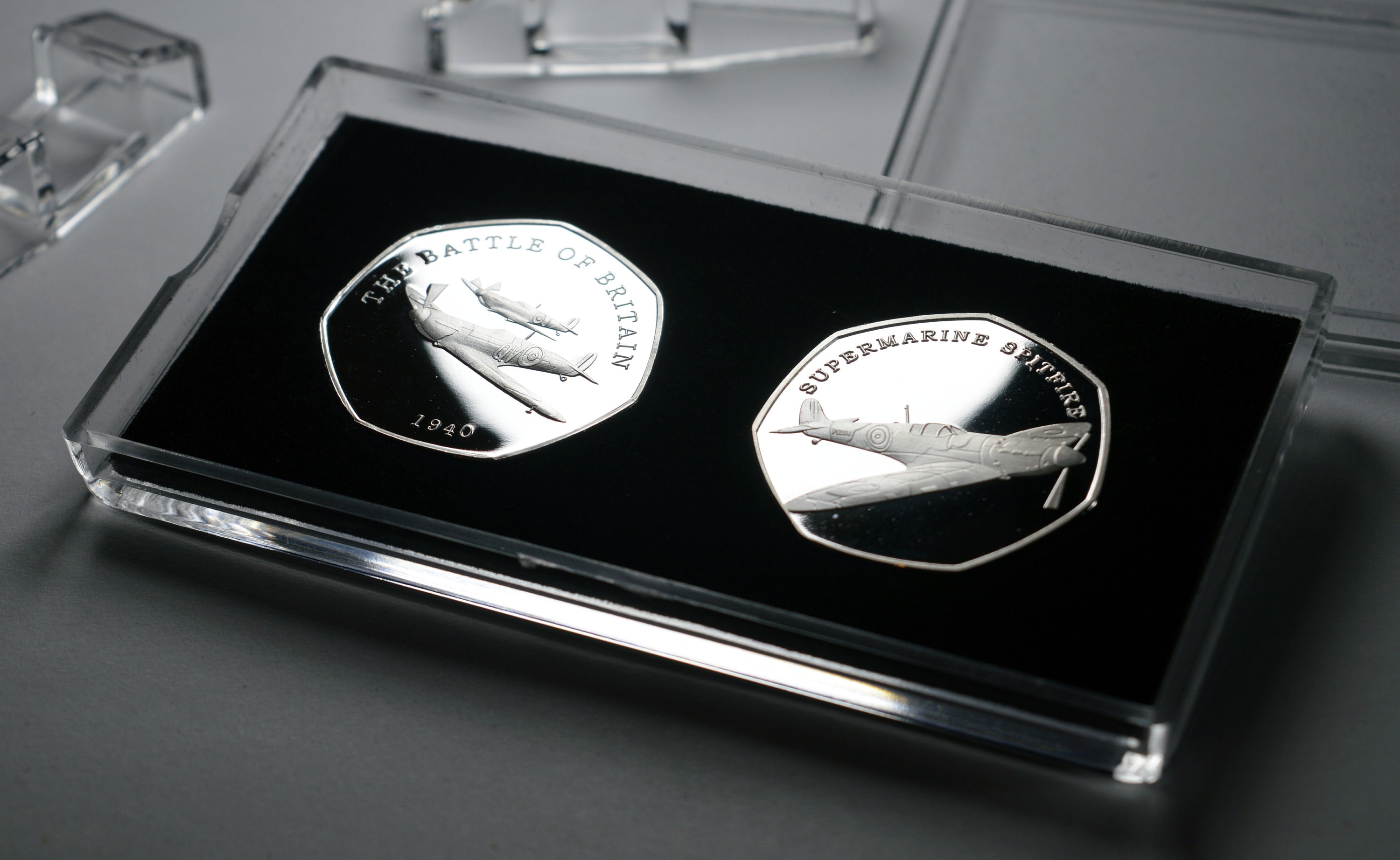Pair Of BATTLE OF BRITAIN Commemoratives In 50p Coin Display Case - Foto 4