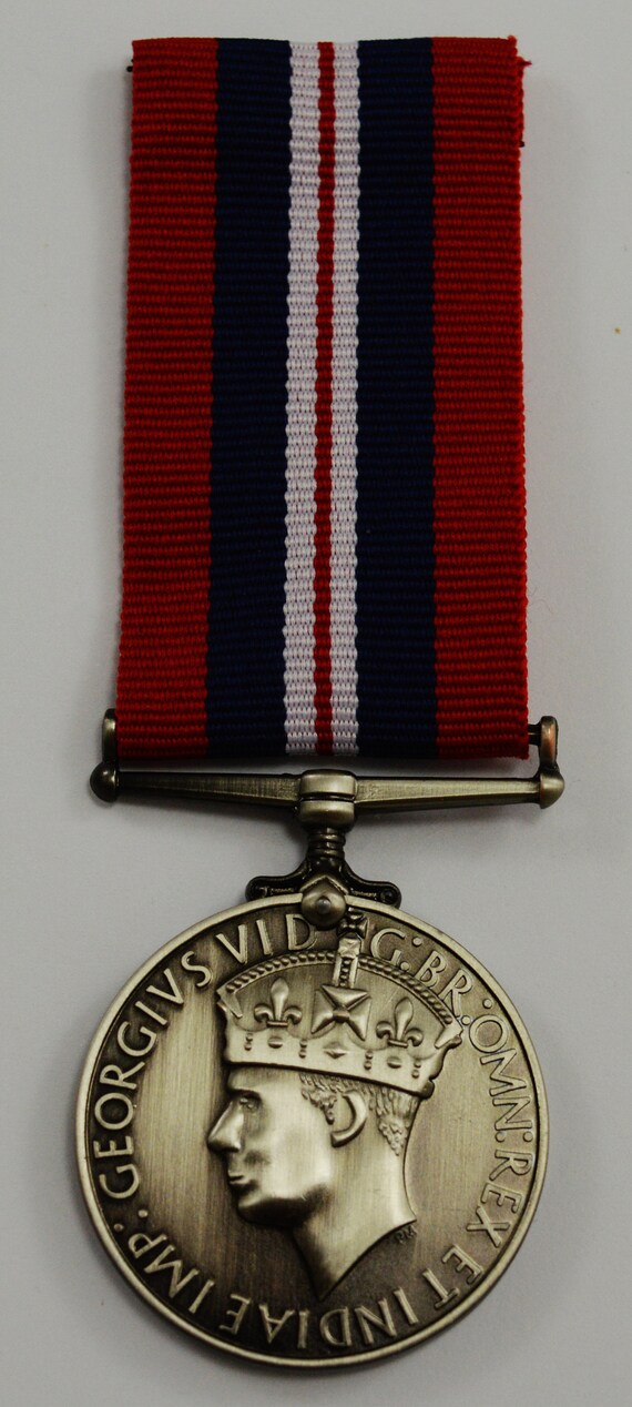 Superb Bronze Full Size Replica WW2 War Medal 1939-1945 with Ribbon George VI Superb Bronze Full Size Replica WW2 War Medal 1939-1945 with Ribbon George VI