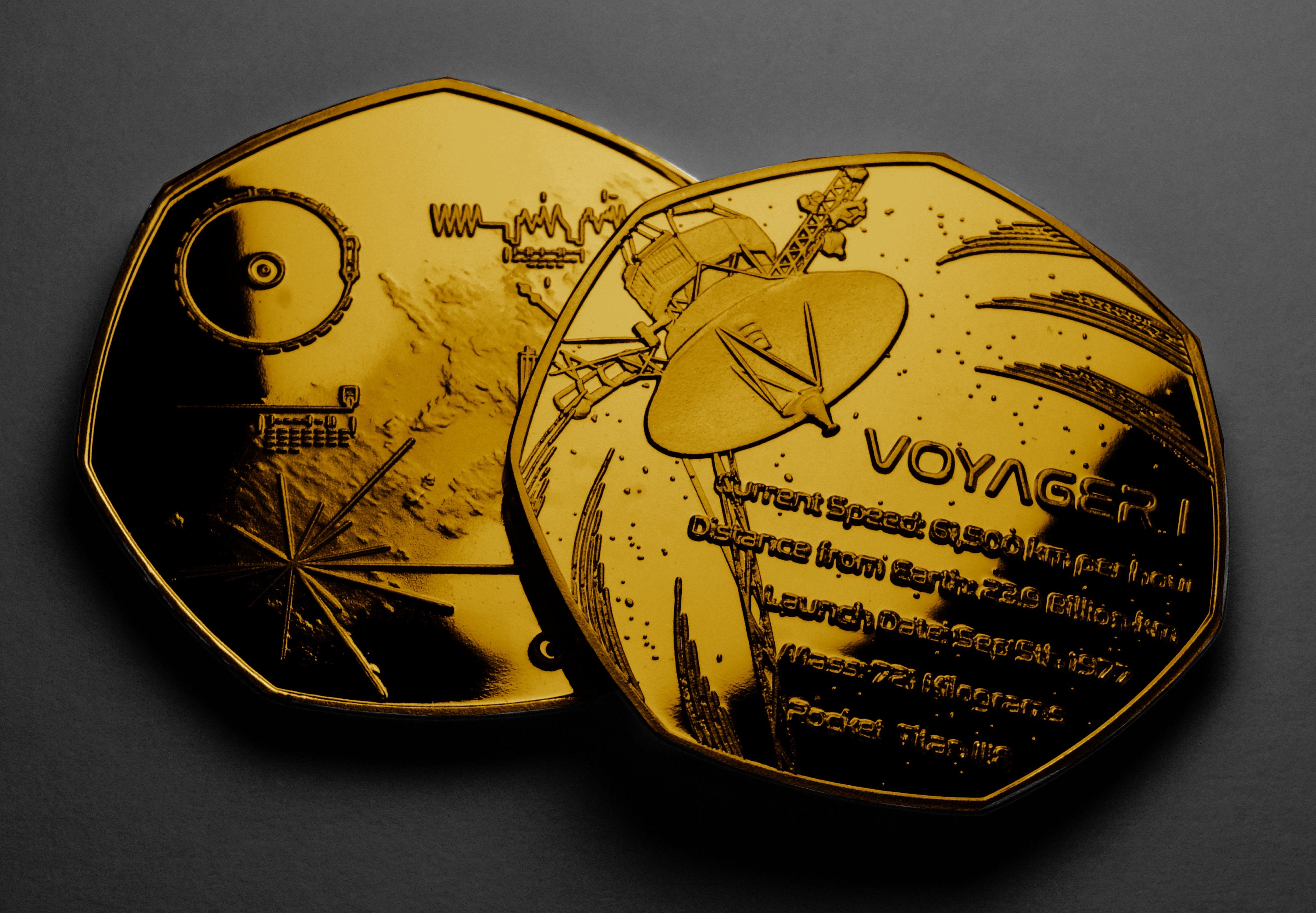 ボイジャー1号宇宙船 24金ゴールド記念品。ゴールデンレコード。宇宙