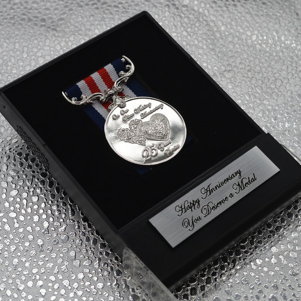 25th Silver Wedding Anniversary Medal in Presentation Case. Long/Distinguished Service and Bravery in the Field. Gift/Present Husband/Wife