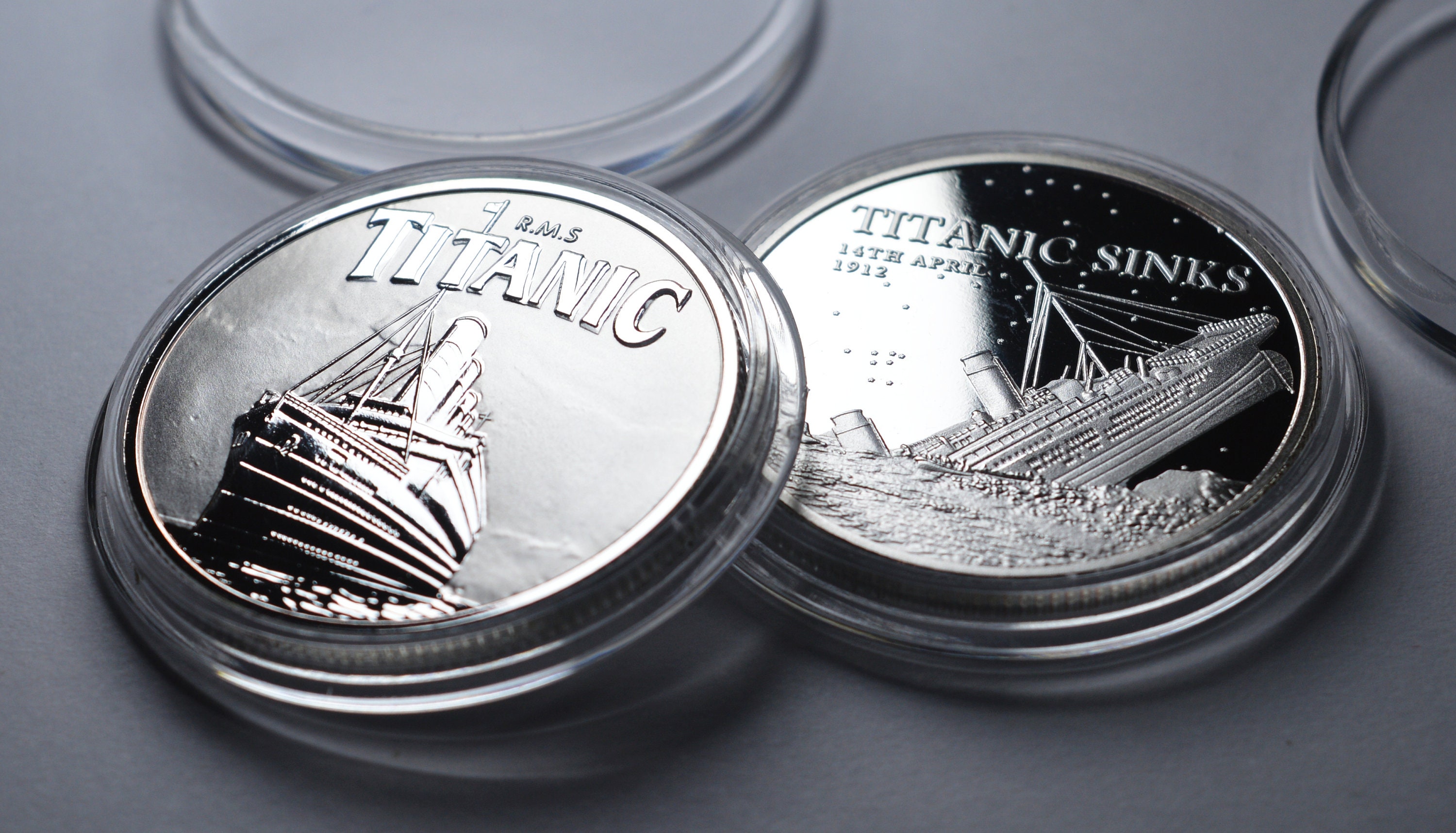 RMS TITANIC .999 Silver Commemorative in Capsule. Ocean Liner