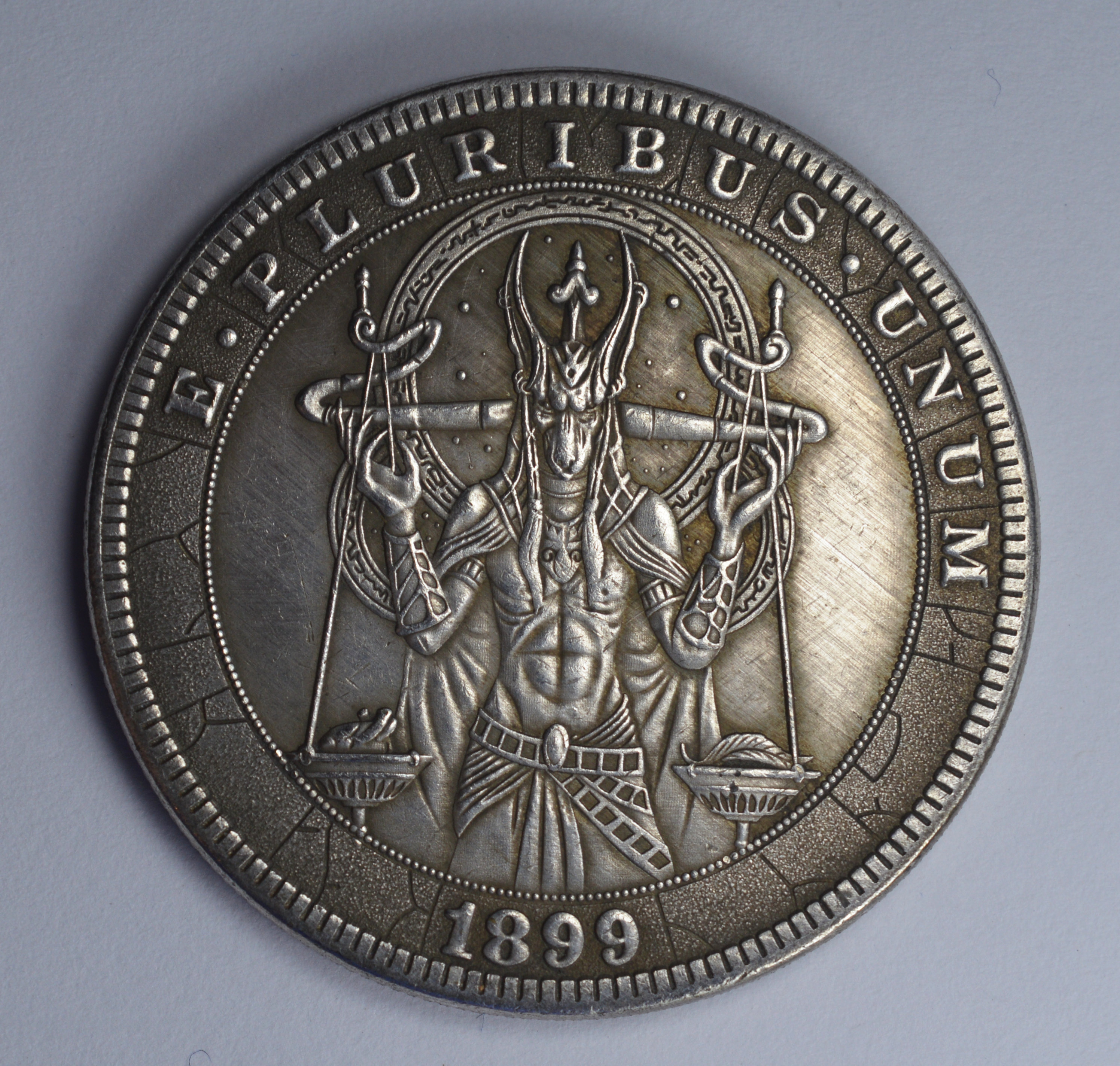 1899年モルガン銀貨。アヌビス/エジプト。彫刻/ホーボーコイン 1899年モルガン銀貨。アヌビス/エジプト。彫刻/ホーボーコイン