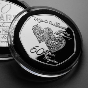 Für Sie zu unserem 60-jährigen DIAMANT-HOCHZEITS-GEBURTSTAG Kapsel. Geschenk/Geschenk Mann/Frau. 60 Jahre Zusammen. Liebe/Ehe