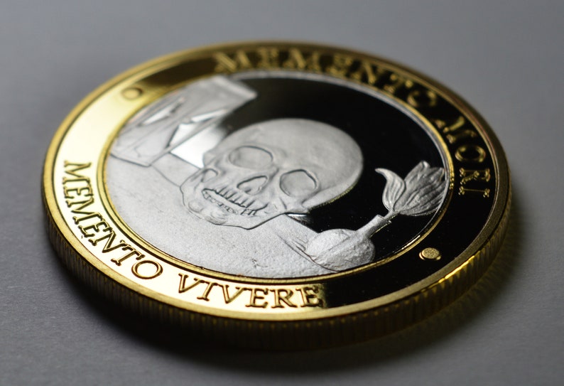 Silver Rimmed Coin Memento Mori/vivere Silver and 24ct Gold Reminder Coin in Capsule. Mors ...