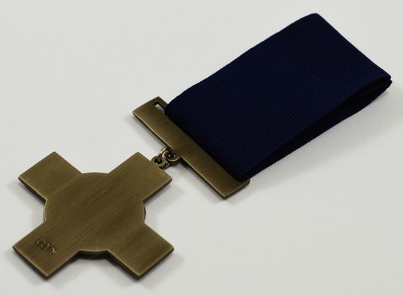 Buy Superb Full Size Replica Victoria Cross Medal & Ribbon. Highest Military Honour Online In India - Foto 11